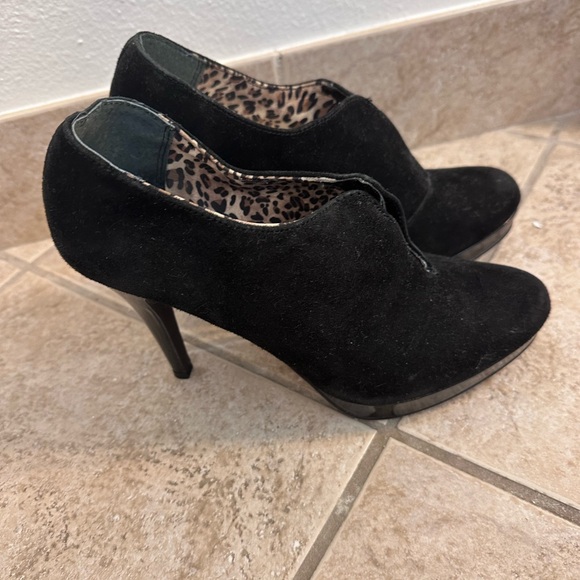 High heel bootie size 7 1/2 - Picture 3 of 6